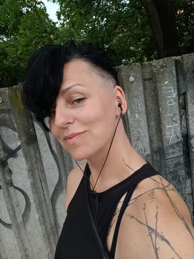 Zpověď: Co mi pomohlo vzdorovat výchově k "hodné holce"?